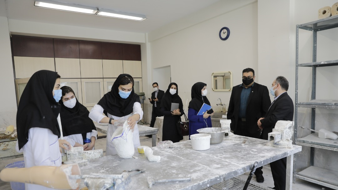 بازدید نماینده فدراسیون بین المللی صلیب سرخ از مرکز توانبخشی هلال احمر